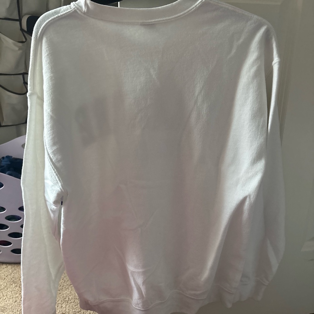 Gildan White Crewneck Sweatshirt with Blue and Yellow 'Delaware' Lettering - Picture 2 of 3